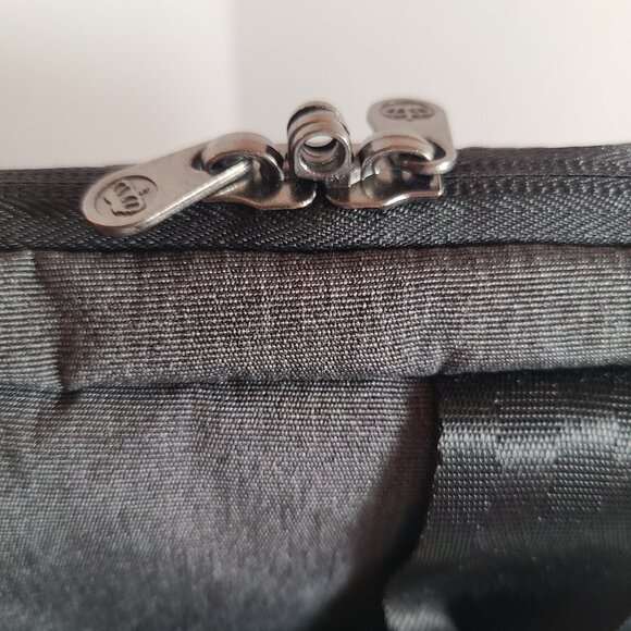 PKG Laptop Messenger Bag Gray – Fits up to 15" Laptop, Padded with Multiple Comp - Picture 8 of 10